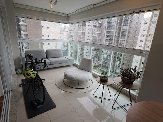 Apartamento com 210m² 4 quartos e 5 banheiros, à venda, no bairro Vila Olímpia em São Paulo