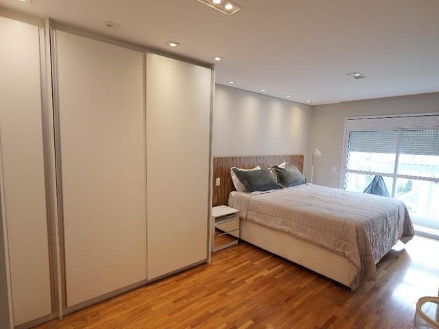 Apartamento com 210m² 4 quartos e 5 banheiros, à venda, no bairro Vila Olímpia em São Paulo