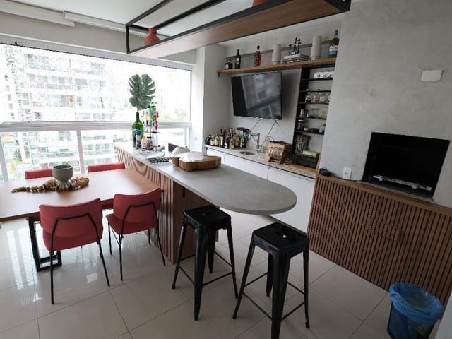 Apartamento com 210m² 4 quartos e 5 banheiros, à venda, no bairro Vila Olímpia em São Paulo