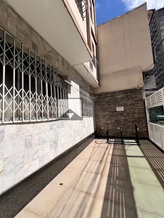 Apartamento à venda com 2 quartos, 70m² - Foto 23