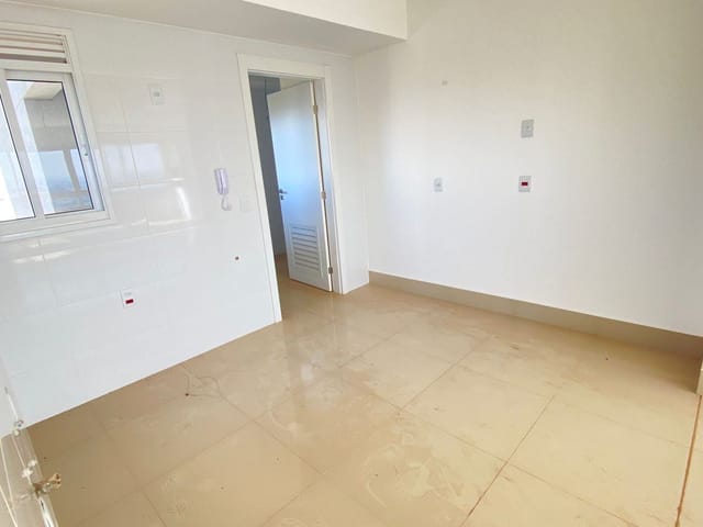 Apartamento com 162m² 3 quartos e 2 banheiros, à venda, no bairro Gleba Palhano em Londrina