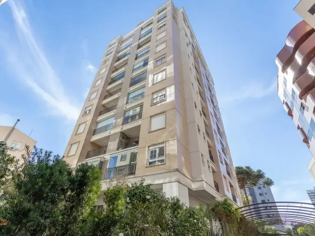 Apartamento 1 quarto e 2 banheiros, para alugar, no bairro Batel em Curitiba