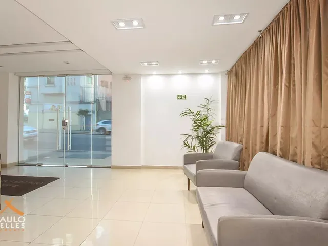 Apartamento 2 quartos e 2 banheiros, para alugar, no bairro Centro em Curitiba