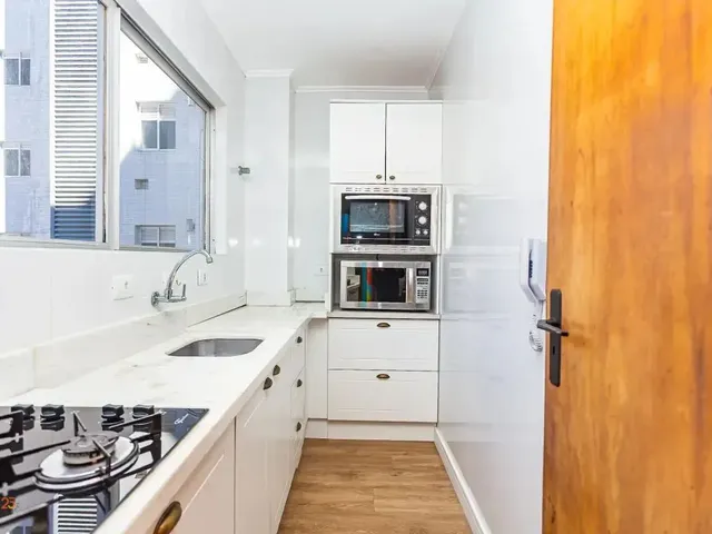 Apartamento 1 quarto e 1 banheiro, para alugar, no bairro Centro em Curitiba