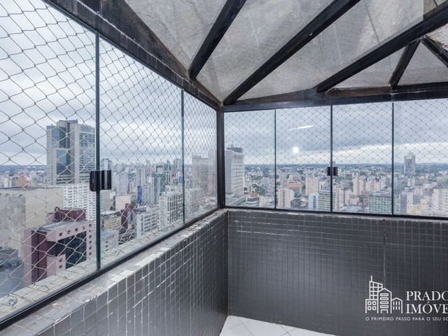Apartamento com 129m² 3 quartos e 2 banheiros, à venda, no bairro Centro em Curitiba