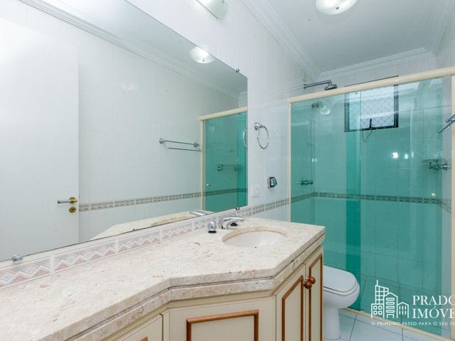 Apartamento com 129m² 3 quartos e 2 banheiros, à venda, no bairro Centro em Curitiba