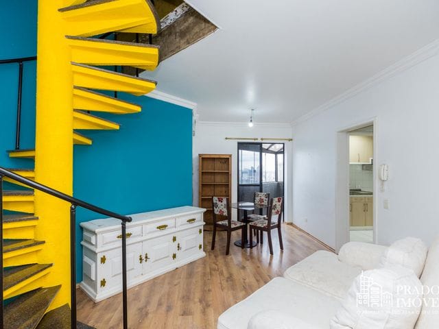 Apartamento com 129m² 3 quartos e 2 banheiros, à venda, no bairro Centro em Curitiba