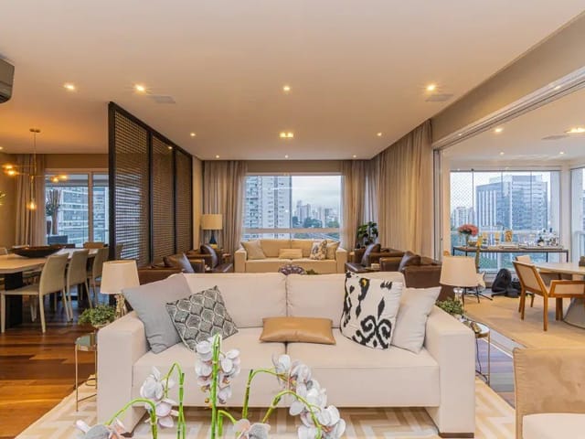 Apartamento com 225m² 3 quartos e 5 banheiros, à venda, no bairro Cidade Monções em São Paulo