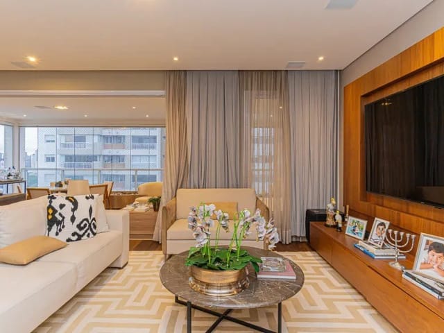 Apartamento com 225m² 3 quartos e 5 banheiros, à venda, no bairro Cidade Monções em São Paulo
