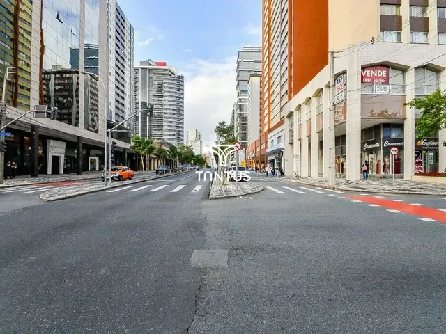 Apartamento 3 quartos e 2 banheiros, para alugar, no bairro Alto da Glória em Curitiba