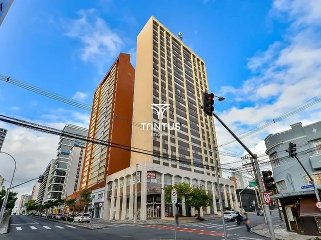 Apartamento 3 quartos e 2 banheiros, para alugar, no bairro Alto da Glória em Curitiba