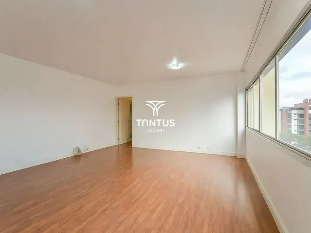 Apartamento 3 quartos e 2 banheiros, para alugar, no bairro Alto da Glória em Curitiba