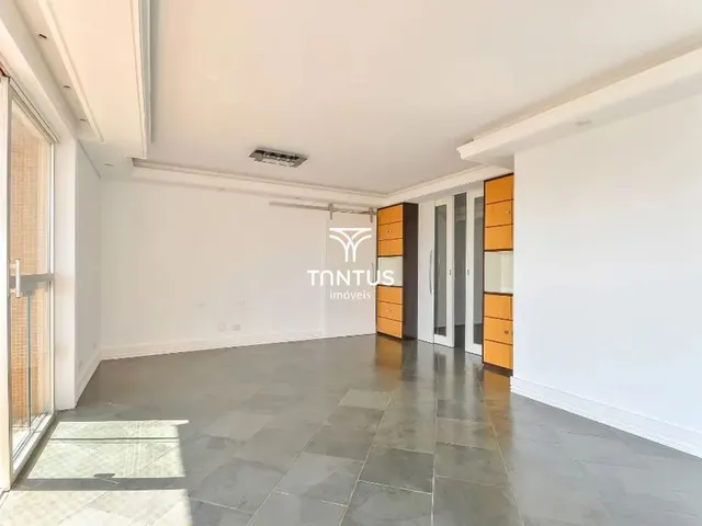 Apartamento 3 quartos e 2 banheiros, para alugar, no bairro Centro Cívico em Curitiba
