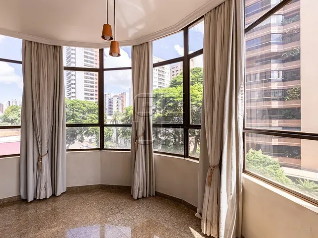 Apartamento com 380m² 4 quartos e 4 banheiros, para alugar, no bairro Centro em Londrina