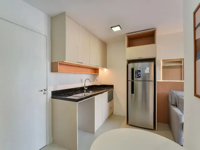 Apartamento 2 quartos e 1 banheiro, para alugar, no bairro Centro em Curitiba