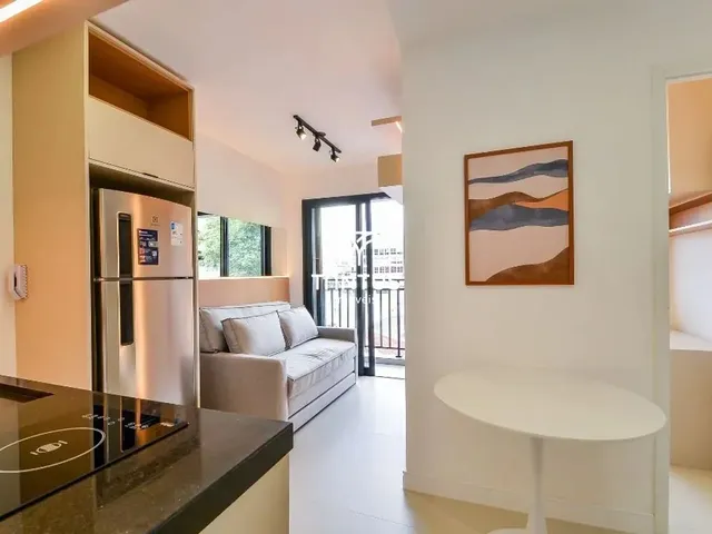 Apartamento 2 quartos e 1 banheiro, para alugar, no bairro Centro em Curitiba