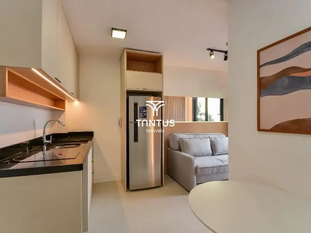 Apartamento 2 quartos e 1 banheiro, para alugar, no bairro Centro em Curitiba
