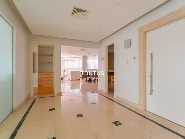 Apartamento 4 quartos e 5 banheiros, à venda, no bairro Cabral em Curitiba