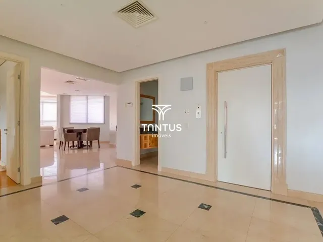 Apartamento 4 quartos e 5 banheiros, à venda, no bairro Cabral em Curitiba