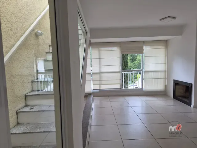 Apartamento 3 quartos e 1 banheiro, para alugar, no bairro Centro em Petrópolis