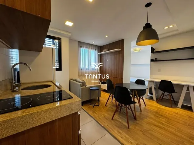 Apartamento 1 quarto e 1 banheiro, para alugar, no bairro Centro em Curitiba