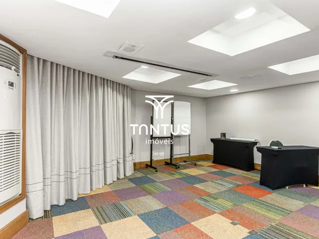 Apartamento 1 quarto e 1 banheiro, à venda, no bairro Batel em Curitiba
