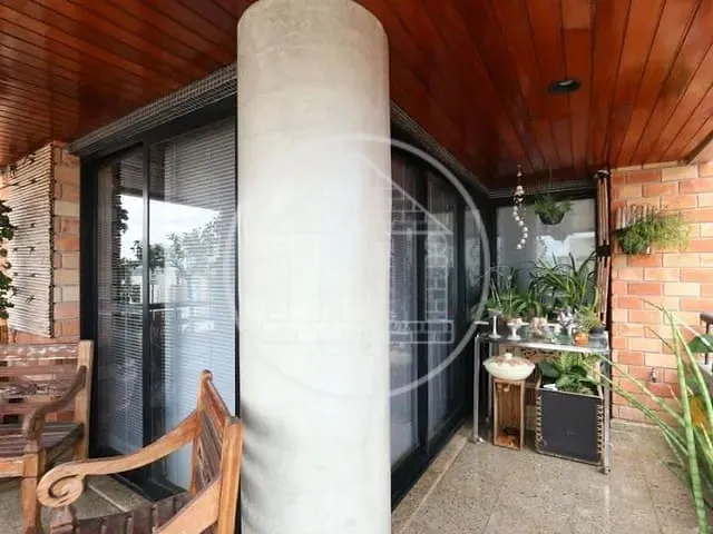 Apartamento 4 quartos e 4 banheiros, à venda, no bairro Moema em São Paulo