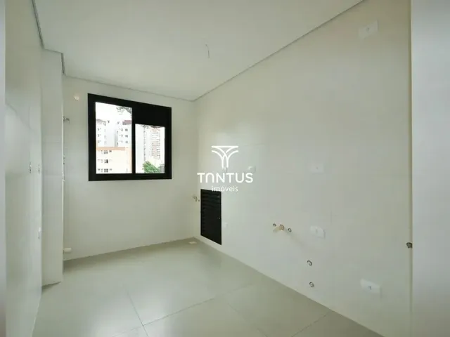 Apartamento 2 quartos e 2 banheiros, à venda, no bairro Água Verde em Curitiba