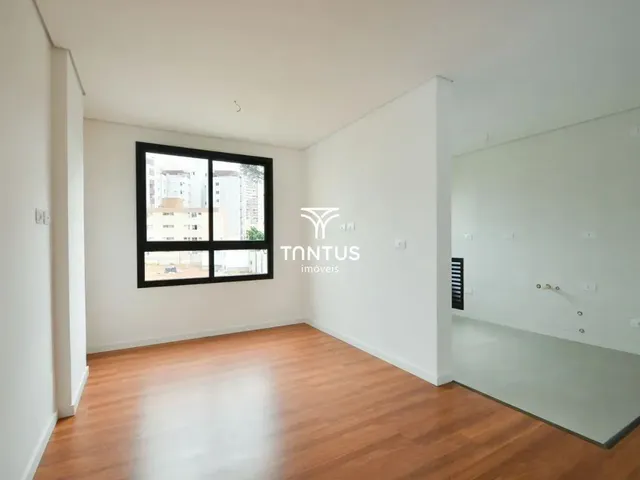 Apartamento 2 quartos e 2 banheiros, à venda, no bairro Água Verde em Curitiba