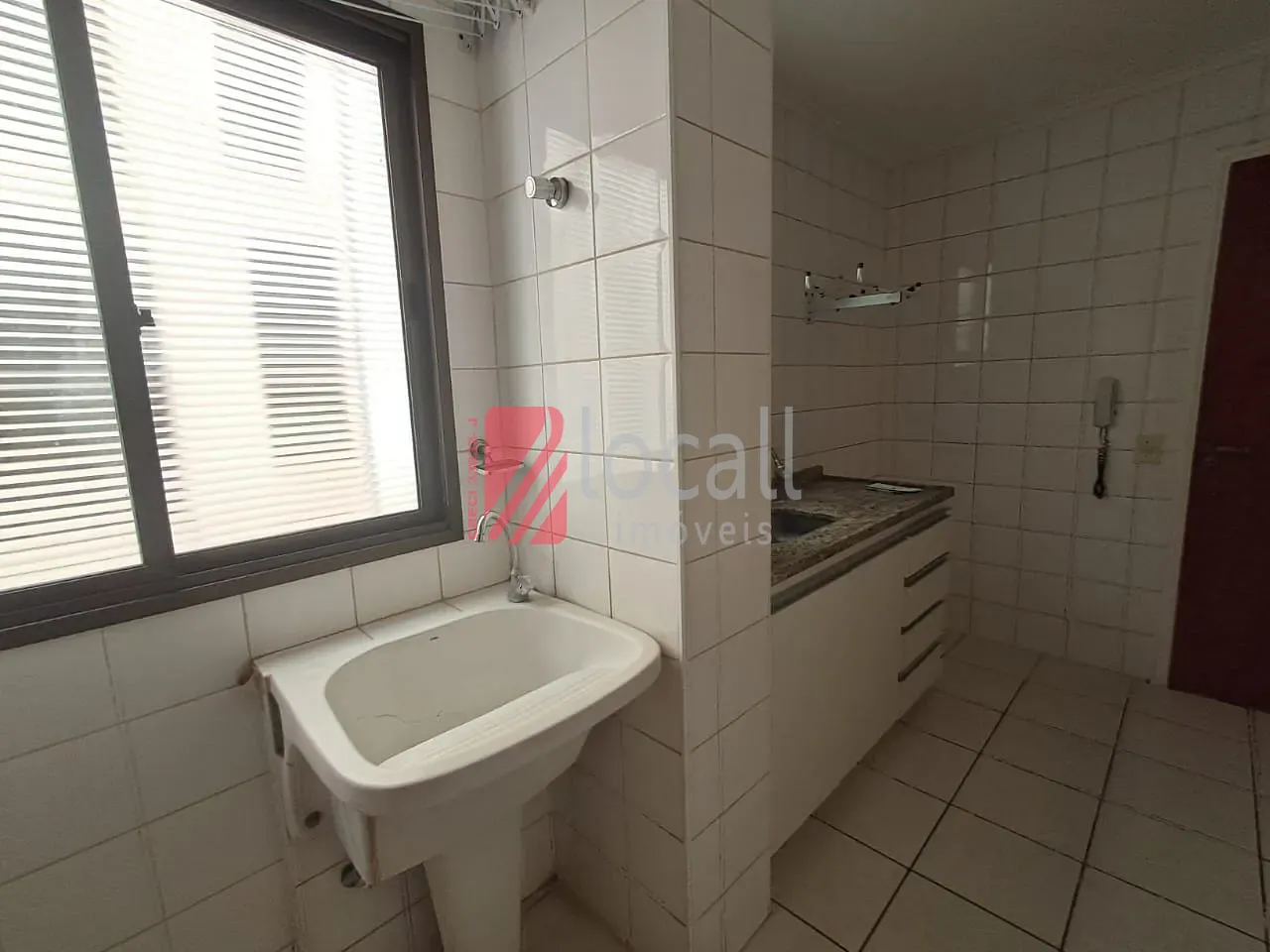 Apartamento com 3 quartos para aluguel, 82m² — foto 13 de 27