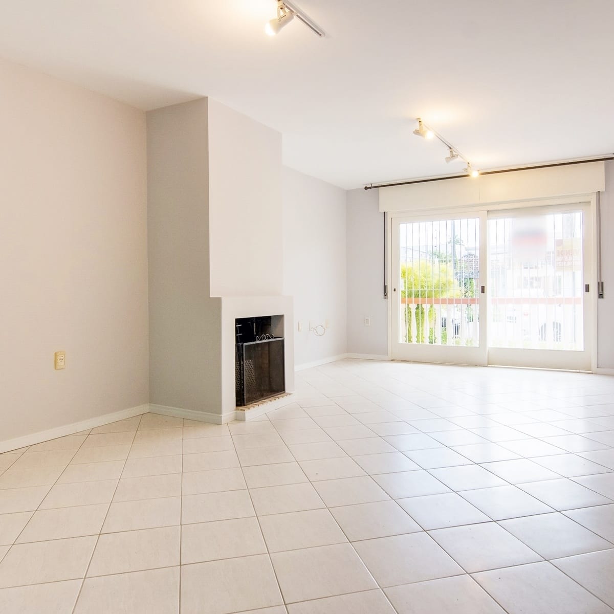 Apartamento com 3 dormitórios disponível para venda Centro de Pelotas, RS – localização privilegiada e ótima estrutura.