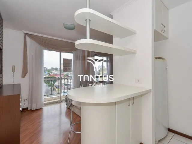 Apartamento 1 quarto e 1 banheiro, para alugar, no bairro São Francisco em Curitiba