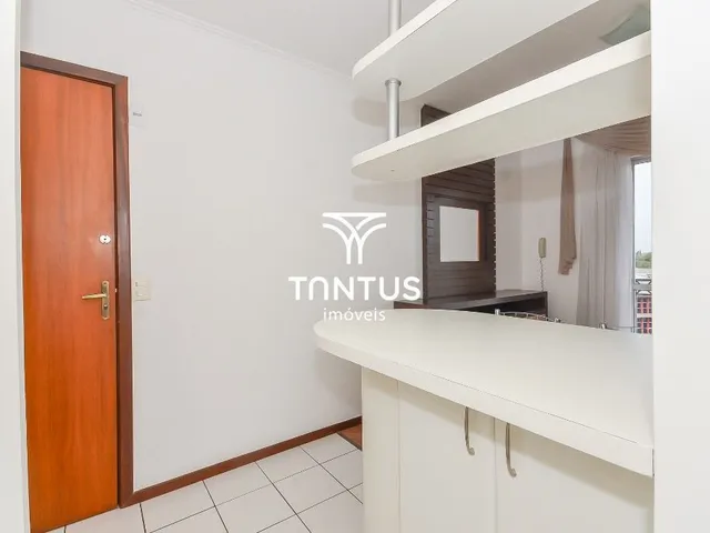 Apartamento 1 quarto e 1 banheiro, para alugar, no bairro São Francisco em Curitiba