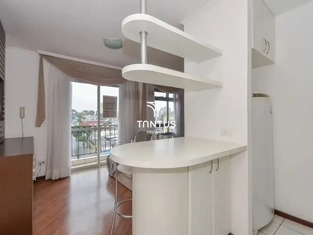 Apartamento 1 quarto e 1 banheiro, para alugar, no bairro São Francisco em Curitiba