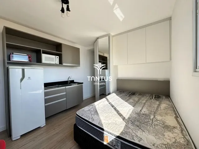 Apartamento 1 quarto e 1 banheiro, para alugar, no bairro Rebouças em Curitiba