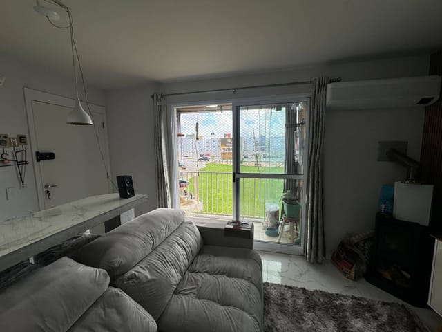 Foto do Apartamento - Apartamento à venda no Residencial Maria Clara Umuharama, Pelotas, 57m², 2 dormitórios, mobiliado, com churrasqueira, lareira e ótima vista! | UP Imóveis