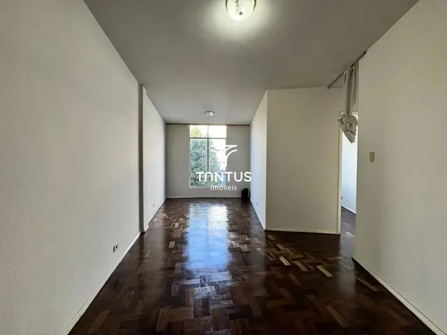 Apartamento 2 quartos e 1 banheiro, para alugar, no bairro Jardim Botânico em Curitiba
