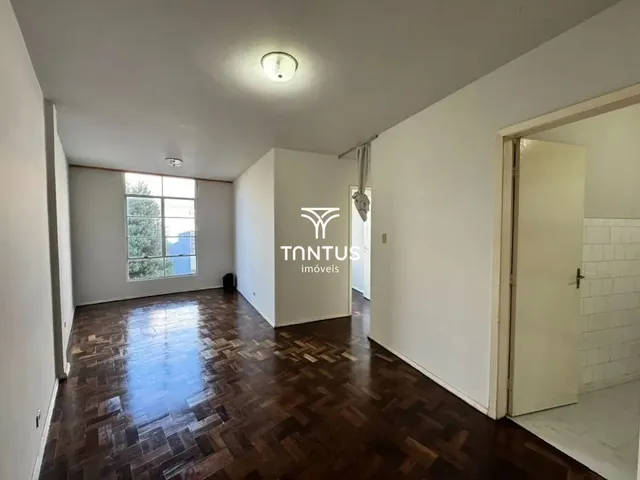 Apartamento 2 quartos e 1 banheiro, para alugar, no bairro Jardim Botânico em Curitiba