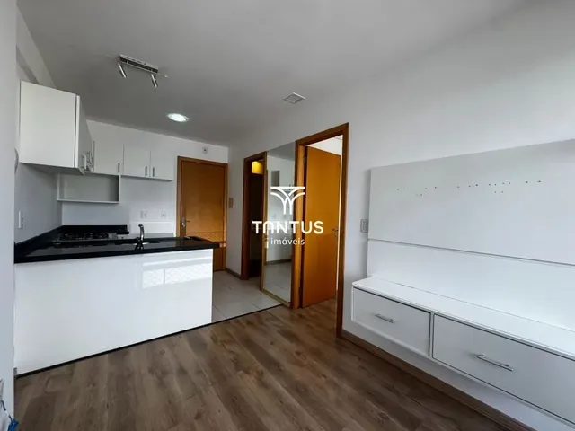 Apartamento 1 quarto e 1 banheiro, para alugar, no bairro Centro em Curitiba