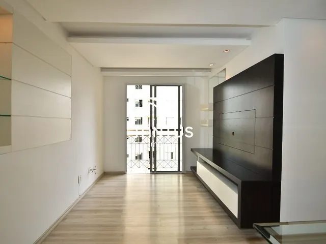 Apartamento 3 quartos e 2 banheiros, para alugar, no bairro Água Verde em Curitiba