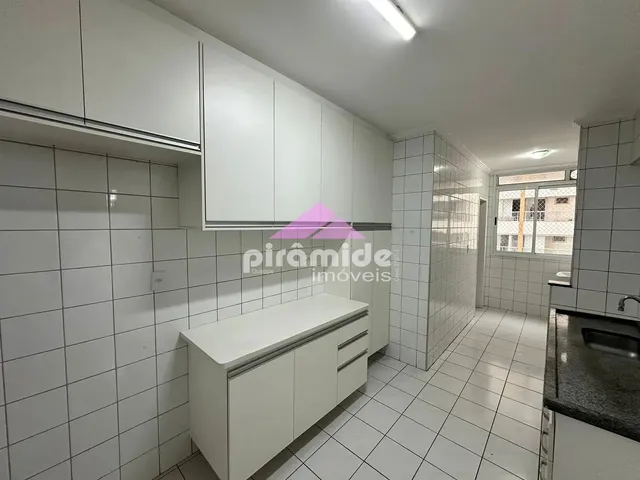 Apartamento com 10m² 3 quartos e 1 banheiro, para alugar, no bairro Parque Residencial Aquarius em São José Dos Campos