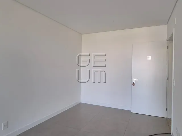 Apartamento com 182m² 3 quartos e 2 banheiros, à venda, no bairro Guanabara em Londrina