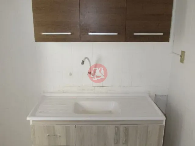 Apartamento com 75m² 2 quartos e 1 banheiro, para alugar, no bairro Santana em Porto Alegre