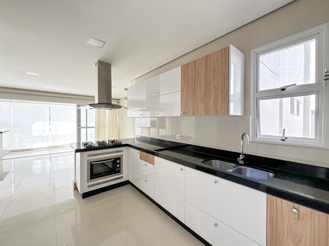 Apartamento com 212m² 3 quartos e 2 banheiros, à venda, no bairro Gleba Palhano em Londrina