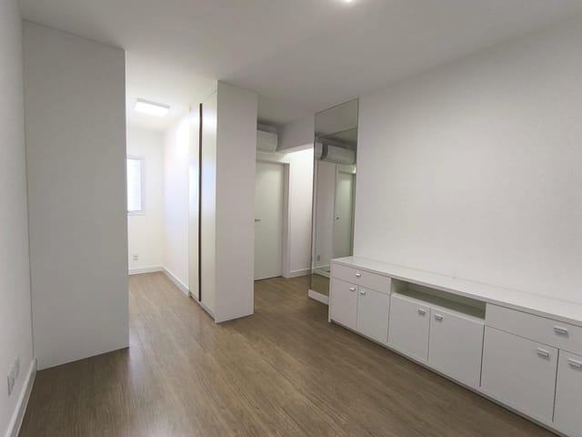 Apartamento 3 quartos e 4 banheiros, para alugar, no bairro Gleba Fazenda Palhano em Londrina