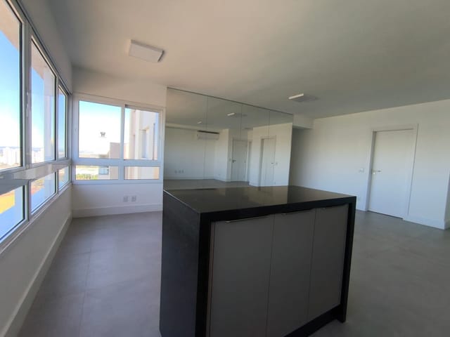 Apartamento 3 quartos e 4 banheiros, para alugar, no bairro Gleba Fazenda Palhano em Londrina
