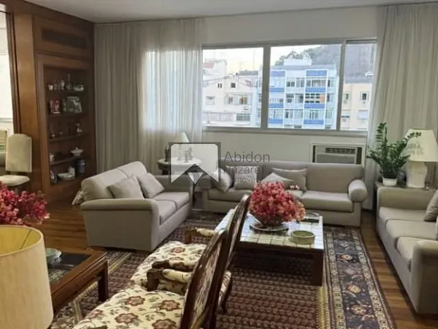 Apartamento com 250m² 3 quartos e 2 banheiros, à venda, no bairro Copacabana em Rio de Janeiro