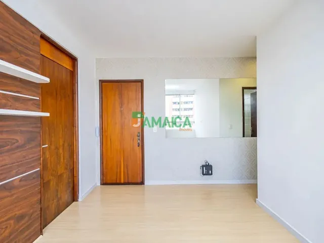 Apartamento 1 quarto e 1 banheiro, para alugar, no bairro Centro em Curitiba
