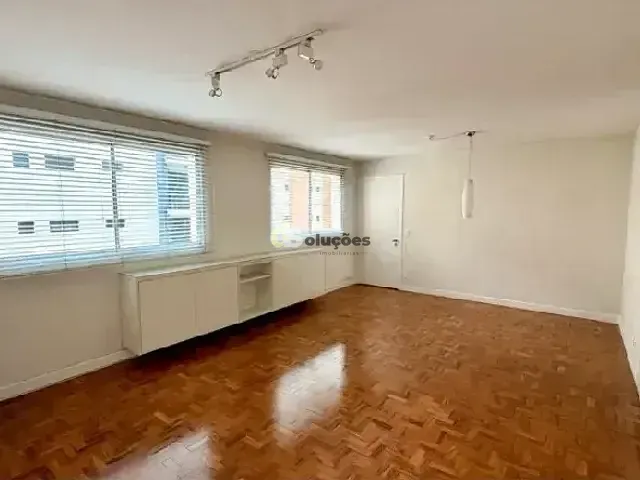 Apartamento 3 quartos e 2 banheiros, à venda, no bairro Moema em São Paulo