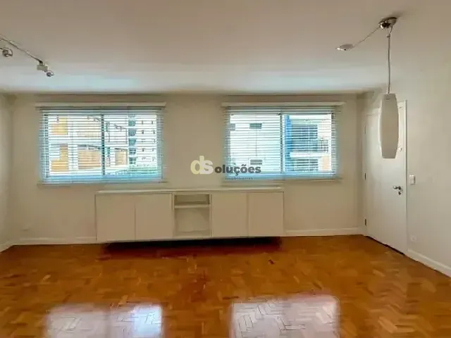 Apartamento 3 quartos e 2 banheiros, à venda, no bairro Moema em São Paulo